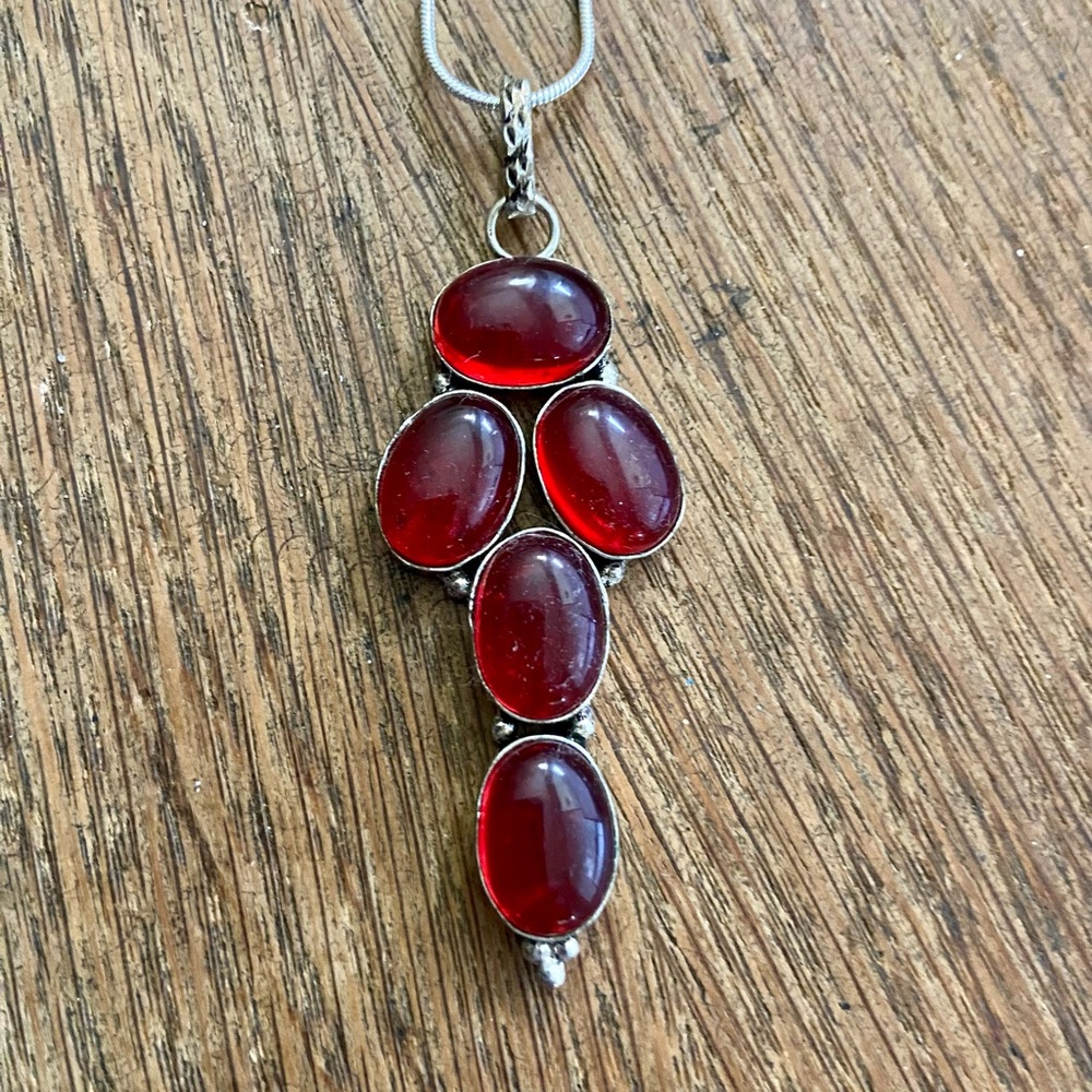 Red onyx 5 stone necklace NWOT
